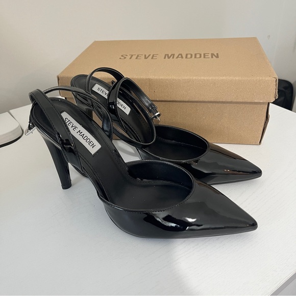 Steve Madden Black Patent Pointed Toe Heels - Picture 2 of 11